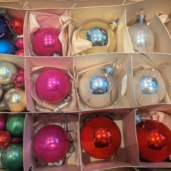 Vintage Christmas Tree Ornaments Set - Picture 11 of 11